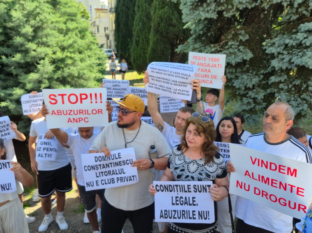 FOTO VIDEO Protest al micilor comercianți, în fața Prefecturii Constanța/ Acuză abuzuri ANPC și discriminare legislativă 4 FOTO VIDEO Protest al micilor comercianți, în fața Prefecturii Constanța/ Acuză abuzuri ANPC și discriminare legislativă b00eaa7a 27eb 4246 b9f6 cb3a0f7050b6