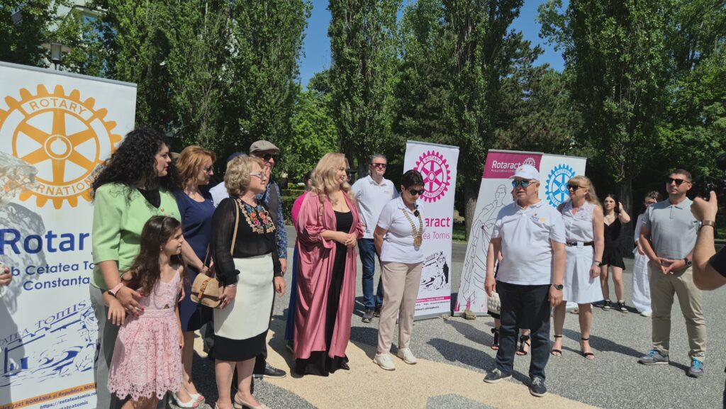 FOTO VIDEO Clubul Rotary Cetatea Tomis și Clubul Rotary Pontus Euxin dezvelesc totemului Rotary și instalează Simbolului Păcii 4 FOTO VIDEO Clubul Rotary Cetatea Tomis și Clubul Rotary Pontus Euxin dezvelesc totemului Rotary și instalează Simbolului Păcii bfb16d33 ee4c 48d6 b573 f18203711700