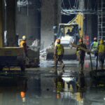 Bolojan vrea să pună penalizări în contracte de 1% pe ziua de întârziere. Pîslaru: „Nu mai contează că e firma lu' x sau y” bolojan vrea sa puna penalizari in contracte de 1 pe ziua de intarziere pislaru nu mai conteaza ca e firma lu x sau y 984113
