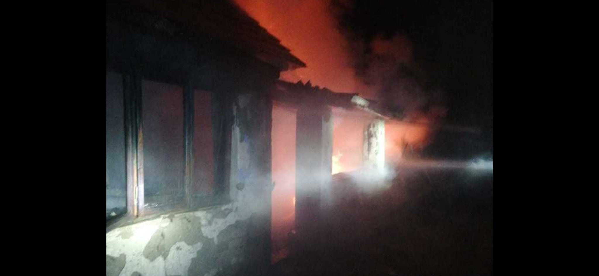 Tragedie! Un copil de 9 ani a fost găsit carbonizat, după un incendiu produs la o casă casa incendiu