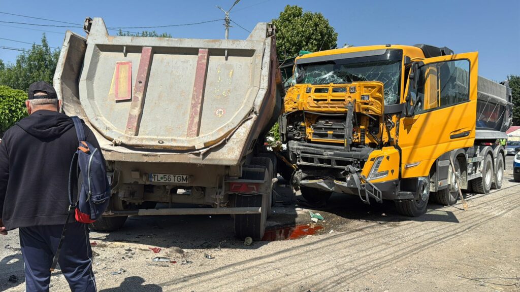 FOTO VIDEO Accident GRAV între DOUĂ camioane și CINCI mașini printre care una de la MAI, în Mihail Kogălniceanu/ A intervenit elicopterul SMURD UPDATE 14 FOTO VIDEO Accident GRAV între DOUĂ camioane și CINCI mașini printre care una de la MAI, în Mihail Kogălniceanu/ A intervenit elicopterul SMURD UPDATE cd4779ec 1717 42f2 b0a9 b6db2792a718