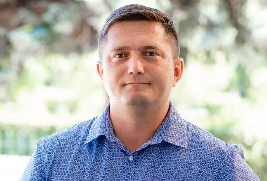 Droguri descoperite sub mașina unui senator USR/ Susține că i-au fost plantate: „Eu sunt cel care mă simt amenințat” ciprian rus