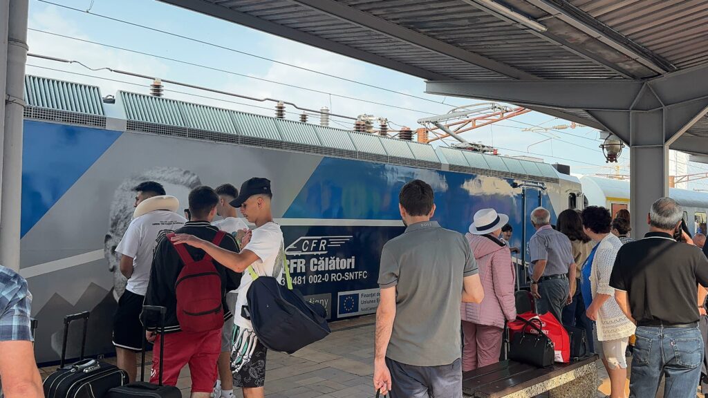 FOTO VIDEO Directorul CFR Călători a venit cu Trenul Soarelui la Constanța/ A fost lansat programul estival UPDATE 11 FOTO VIDEO Directorul CFR Călători a venit cu Trenul Soarelui la Constanța/ A fost lansat programul estival UPDATE d39b14ae d99d 4431 9acd f9120bec44d7
