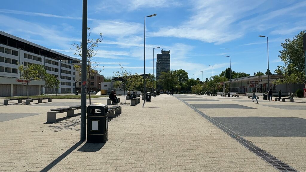 FOTO Zeci de spații disponibile în piețe, complexe și Mamaia. Confort Urban caută chiriași 5 FOTO Zeci de spații disponibile în piețe, complexe și Mamaia. Confort Urban caută chiriași da7fb251 646a 4efc ac9b bb2208ff74e6