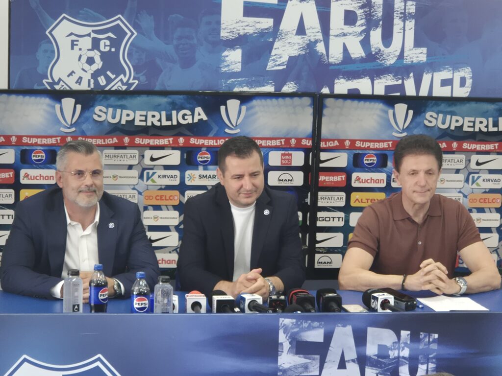 FOTO VIDEO Echipa de fotbal Farul își prezintă noul antrenor, după plecarea lui Hagi LIVE TEXT 4 FOTO VIDEO Echipa de fotbal Farul își prezintă noul antrenor, după plecarea lui Hagi LIVE TEXT dd7d9222 e52f 4d1d bb77 705a6b5c1ffb