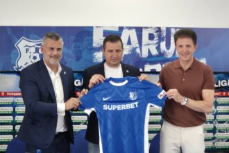 FOTO VIDEO Echipa de fotbal Farul își prezintă noul antrenor, după plecarea lui Hagi LIVE TEXT e13df6e4 e598 4544 9e2a 63e97662f270