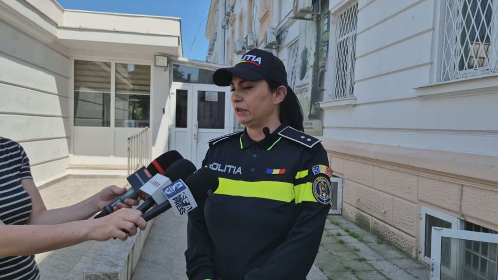 FOTO VIDEO Ce spune IPJ Constanța despre minora de 14 ani găsită inconștientă în baia școlii după ce a consumat droguri 3 FOTO VIDEO Ce spune IPJ Constanța despre minora de 14 ani găsită inconștientă în baia școlii după ce a consumat droguri f3c81ec8 0727 40a1 95fc 3ed06a5813b2