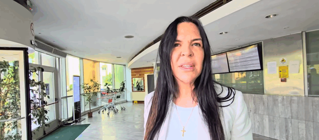 VIDEO Mirela Matichescu, deputat și inculpat, prezentă la ÎCCJ. A fost luată la rost de protestatarul Marian Ceaușeșcu 2 VIDEO Mirela Matichescu, deputat și inculpat, prezentă la ÎCCJ. A fost luată la rost de protestatarul Marian Ceaușeșcu image 33