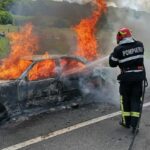 O mașină a luat foc pe câmp, între Galeșul și Poiana incendiu masina y4aw