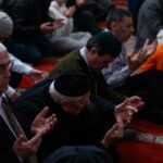 Musulmanii din întreaga lume sărbătoresc Kurban Bayram. Tradiții și obiceiuri kurban bayram 2025 traditie credinta si generozitate 18957400