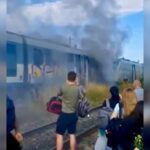 FOTO Incendiu la un tren „Săgeata albastră” care circula pe ruta Piteşti–Bucureşti. 90 de călători au fost evacuaţi media 175126544711439100