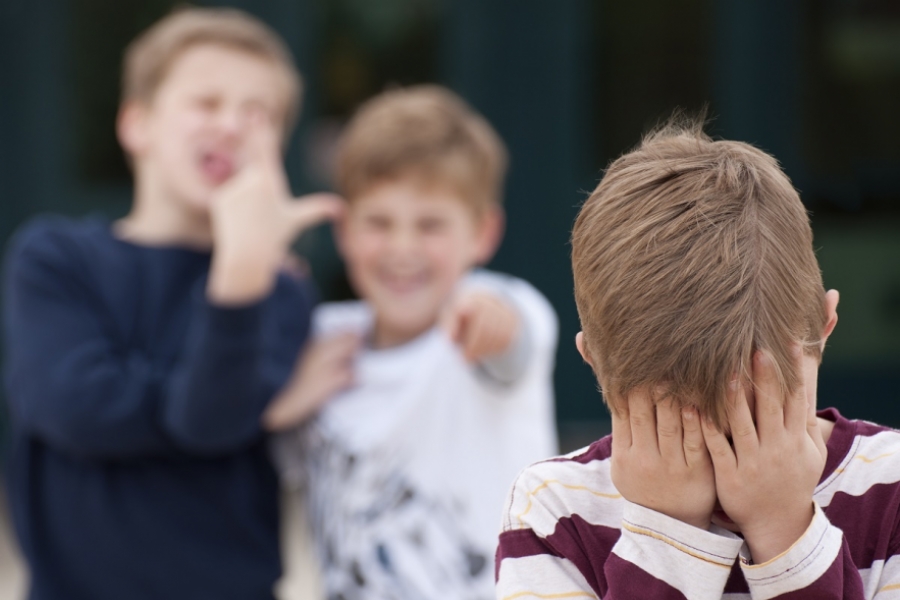 A cerut „taxă de joacă” de la copii și a ajuns după gratii. Istoricul de tâlhării al unui adolescent din Tulcea minor plange