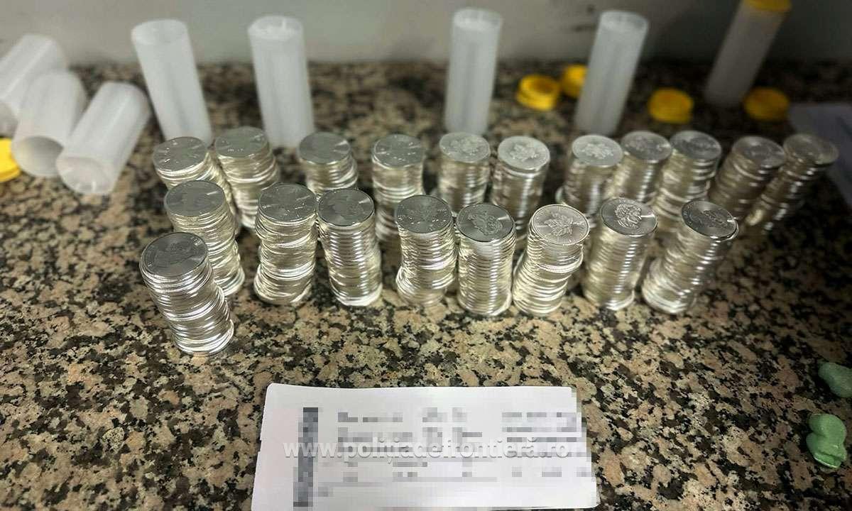 Poliţiştii de frontieră au descoperit 500 de monede în bagajele a doi cetăţeni străini, pe Aeroportul Otopeni monede