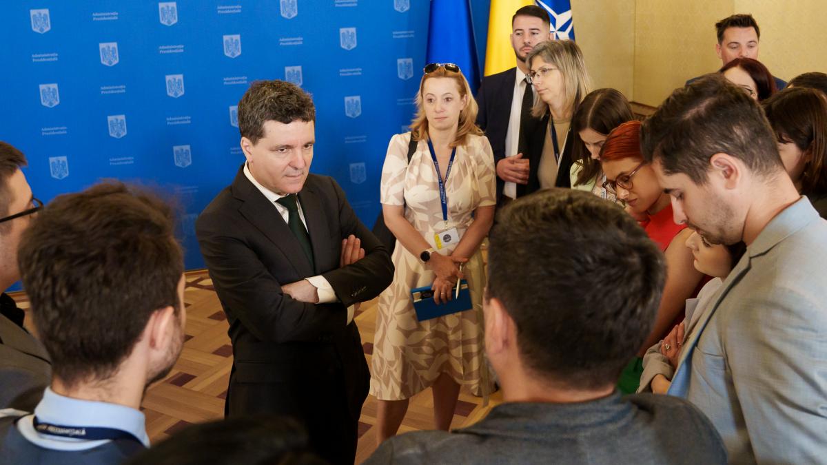 Nicușor Dan confirmă că România va avea un guvern PSD-PNL-USR-UDMR. Ce spune despre funcția de premier și măsurile de austeritate nicusor dan confirma ca romania va avea un guvern psd pnl usr udmr ce spune despre functia de premier si masurile de austeritate 978506