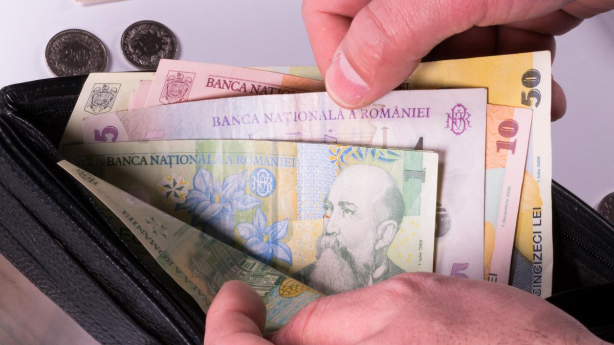 Noi scumpiri în România, din 1 iulie 2025: Pe ce facturi, produse și servicii vom plăti mai mult și cu cât cresc prețurile noi scumpiri in romania din 1 iulie 2025 pe ce facturi produse si servicii vom plati mai mult si cu cat cresc preturile 979275