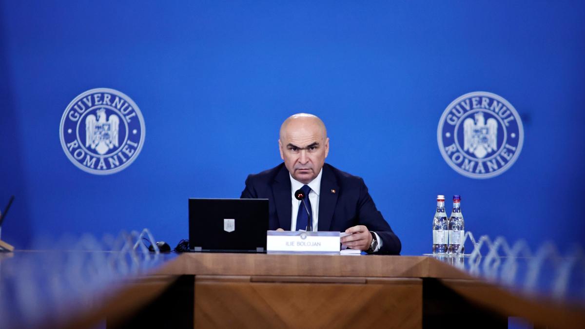 A început ședința de Guvern pentru primele tăieri. Ilie Bolojan anunță că încep restructurări în companiile de stat primul set de taieri din planul de austeritate e adoptat vineri de guvernul bolojan sindicatele ameninta cu proteste 984543