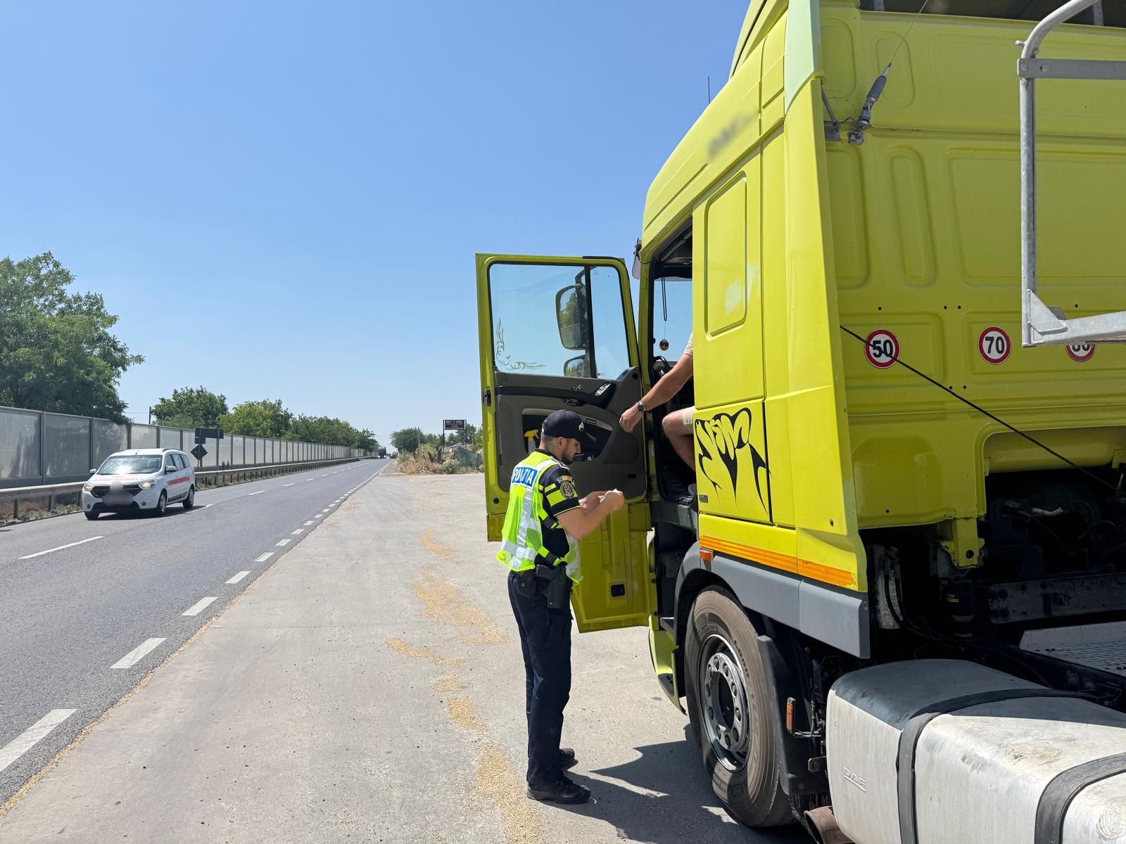 Acțiune pentru siguranța transporturilor de mărfuri/ Polițiștii constănțeni au aplicat zeci de sancțiuni razii transportur