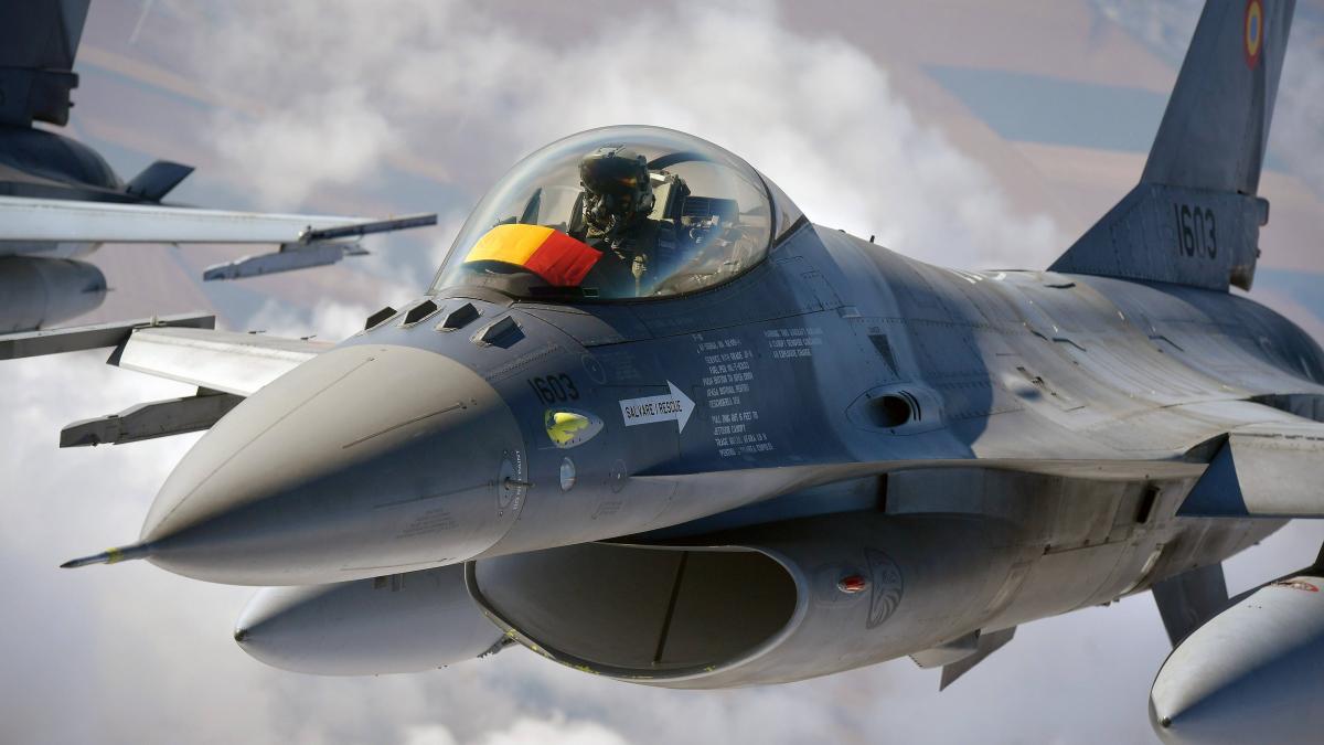 România primește donație 18 avioane de luptă F-16 din Olanda romania primeste donatie 18 avioane de lupta f 16 din olanda 983591