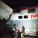 VIDEO Cel puţin 7 morţi şi 66 de răniţi după ce două poduri feroviare s-au prăbuşit în Rusia, iar un tren cu pasageri a deraiat rusia accident feroviar