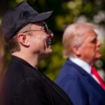 Trump îl amenință pe Elon Musk că îi taie contractele cu statul. Musk: „Trump este în dosarul Epstein” trump il ameninta pe elon musk ca ii taie contractele cu statul musk anunta pe x trump este in dosarul epstein 978723