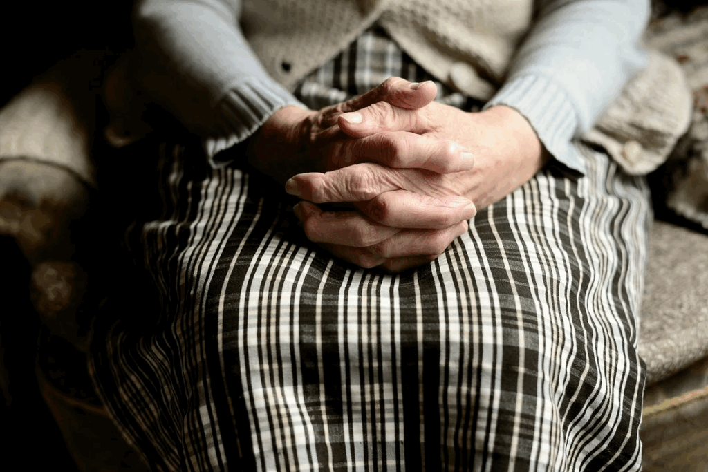 FOTO Femeie de 83 de ani, VIOLATĂ și jefuită de un bărbat din Ceamurlia de Jos, CONDAMNAT la ani grei de închisoare MINUTA 3 FOTO Femeie de 83 de ani, VIOLATĂ și jefuită de un bărbat din Ceamurlia de Jos, CONDAMNAT la ani grei de închisoare MINUTA varstinca