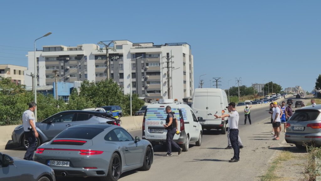 FOTO VIDEO Accident rutier cu PATRU mașini, între Constanța și Ovidiu 7 FOTO VIDEO Accident rutier cu PATRU mașini, între Constanța și Ovidiu 03e8e96f 29a7 4deb ad11 06483d5895d2
