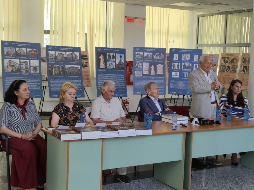 FOTO VIDEO Emil Constantinescu participă la vernisajul dedicat patrimoniului natural și cultural al Dobrogei, la Constanța 14 FOTO VIDEO Emil Constantinescu participă la vernisajul dedicat patrimoniului natural și cultural al Dobrogei, la Constanța 0b145208 b36d 466f ba50 08a96cfdbde5