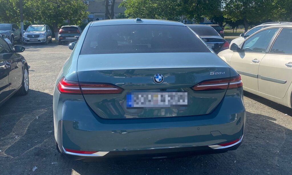 FOTO VIDEO Un BMW de lux, căutat de autorități în Germania, a fost găsit la un român, în Agigea 2 FOTO VIDEO Un BMW de lux, căutat de autorități în Germania, a fost găsit la un român, în Agigea 0c07696a 81a1 4dc2 8833 9a6b55b27f84