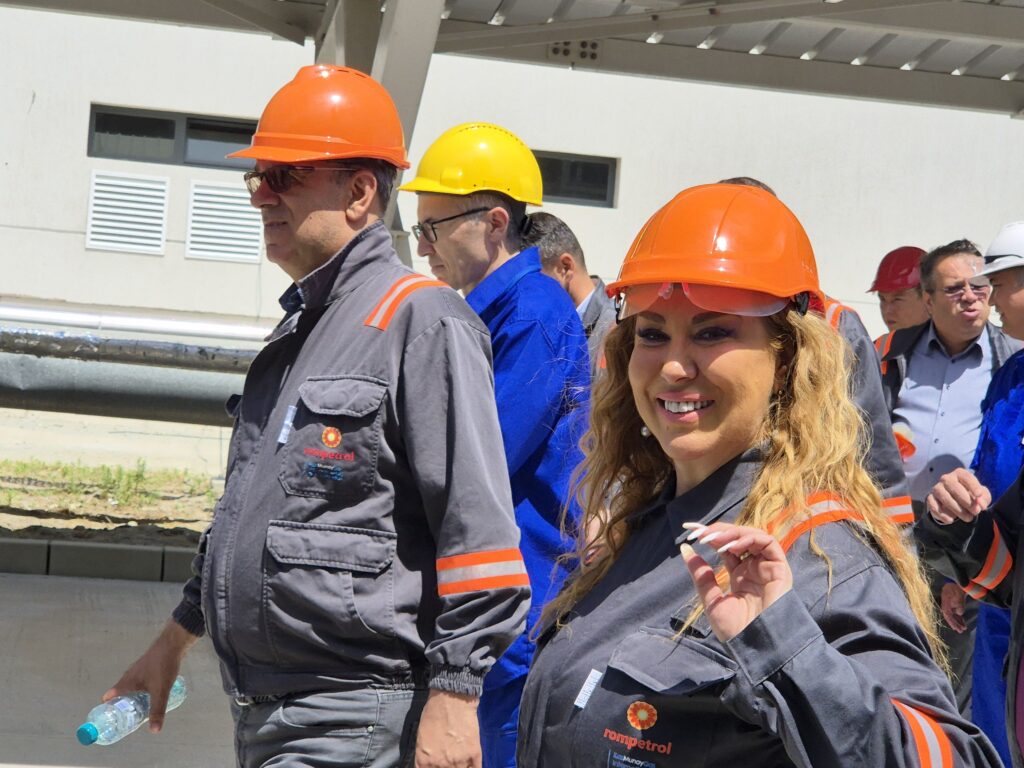 FOTO VIDEO Ministrul Energiei, în vizită la centrala de cogenerare de la rafinăria Petromidia/ „Mă voi muta la un furnizor care are un preț mai bun” LIVE TEXT 0ebd08f4 c73c 4f7a 88fb 0790bd00340f