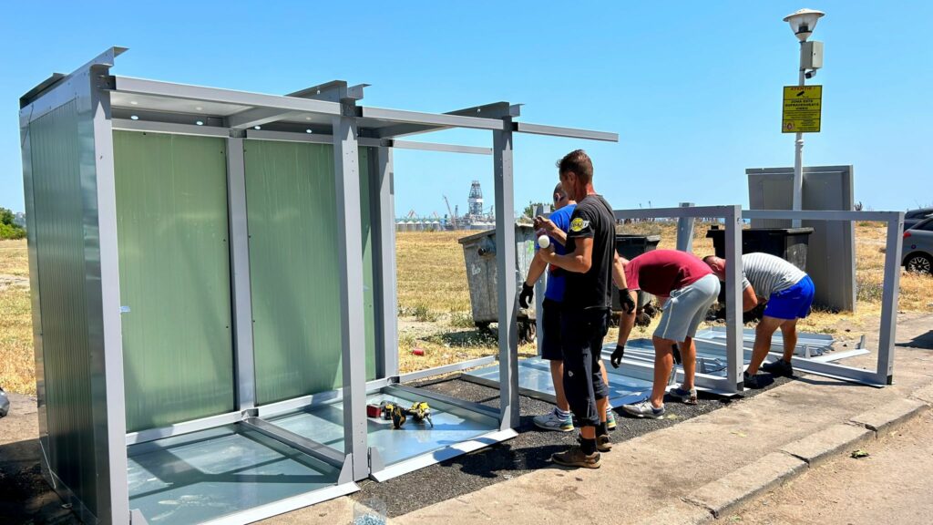 FOTO A început montarea primelor insule ecologice digitalizate care vor îmbunătăți sistemul de colectare a deșeurilor în municipiul Constanța 5 FOTO A început montarea primelor insule ecologice digitalizate care vor îmbunătăți sistemul de colectare a deșeurilor în municipiul Constanța 1 11