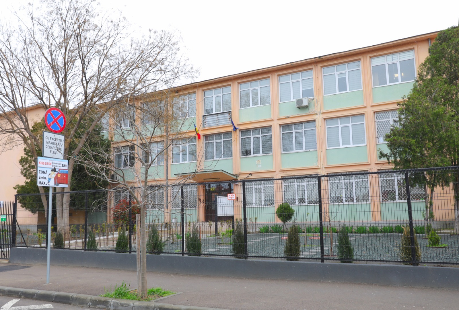 Clădirea Școlii Gimnaziale nr. 43 din Constanța va fi consolidată și reabilitată. Primarul a semnat contractul de finanțare 1 12