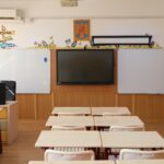 FOTO Primăria Constanța a demarat procesul de dotare a unităților de învățământ preuniversitar cu mobilier, materiale didactice și echipamente digitale 1 2