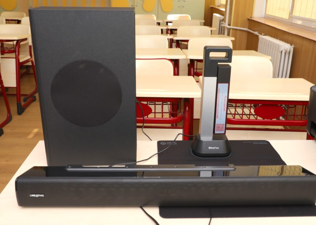 FOTO Primăria Constanța a demarat procesul de dotare a unităților de învățământ preuniversitar cu mobilier, materiale didactice și echipamente digitale 4 FOTO Primăria Constanța a demarat procesul de dotare a unităților de învățământ preuniversitar cu mobilier, materiale didactice și echipamente digitale 1 3