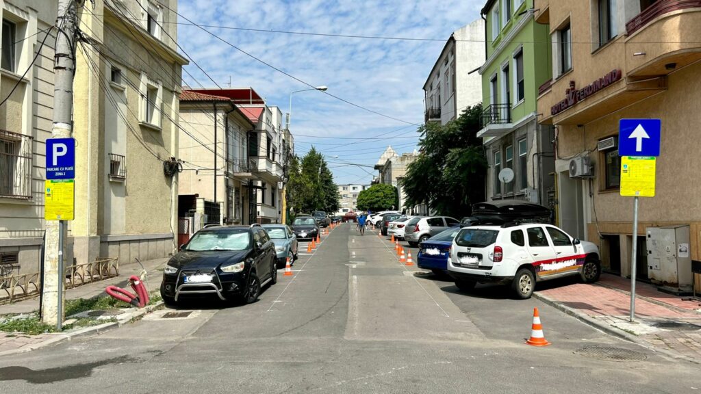 Sens unic și parcări noi pe strada Mihail Kogălniceanu din Constanța 2 Sens unic și parcări noi pe strada Mihail Kogălniceanu din Constanța 1 6 9 1