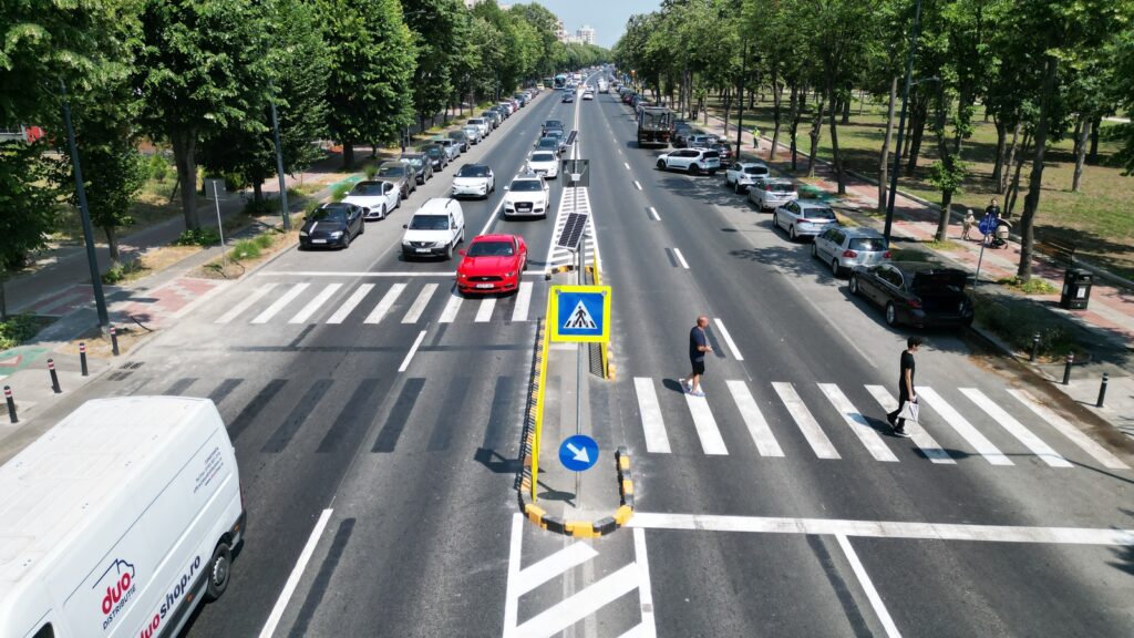 Noi scuaruri mediane au fost amenajate la trecerile de pietoni situate pe bulevardul Alexandru Lăpușneanu și în stațiunea Mamaia 6 Noi scuaruri mediane au fost amenajate la trecerile de pietoni situate pe bulevardul Alexandru Lăpușneanu și în stațiunea Mamaia 1 7