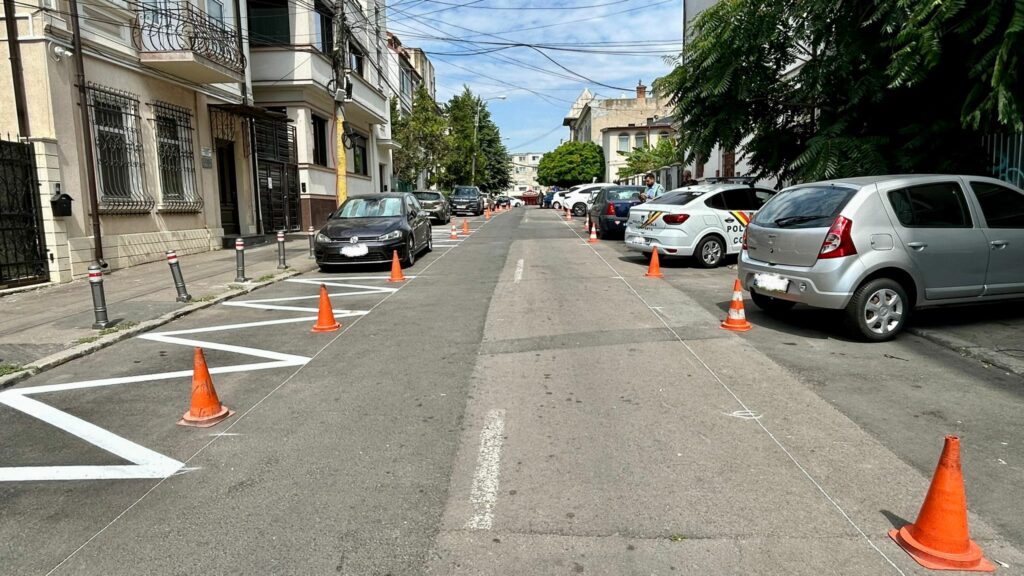 Sens unic și parcări noi pe strada Mihail Kogălniceanu din Constanța 4 Sens unic și parcări noi pe strada Mihail Kogălniceanu din Constanța 1 7 8