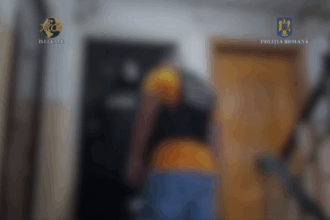 FOTO VIDEO Nouă persoane din Constanța au fost reținute pentru trafic de substanțe interzise/ Droguri ascunse în aerul condiționat 11