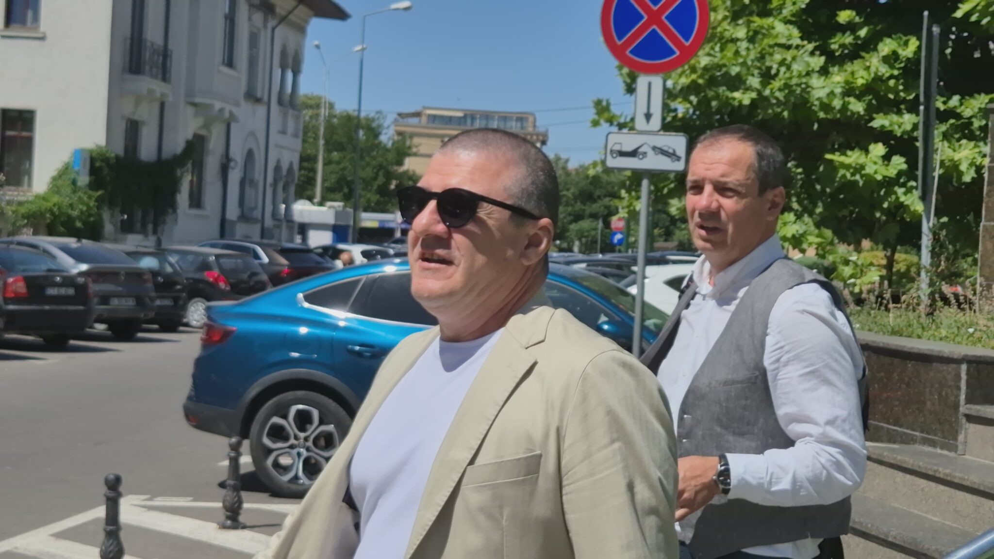 FOTO VIDEO Marius Sponoche, prezent la Tribunalul Constanța: Pozați, pozați! 15de2991 7701 4ab4 91cf ae3245b98845