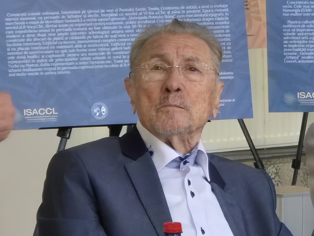 FOTO VIDEO Emil Constantinescu participă la vernisajul dedicat patrimoniului natural și cultural al Dobrogei, la Constanța 2 FOTO VIDEO Emil Constantinescu participă la vernisajul dedicat patrimoniului natural și cultural al Dobrogei, la Constanța 16a9d8d1 3fa3 4710 9571 9d355bc06417