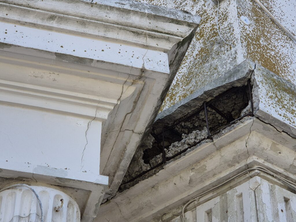 FOTO VIDEO Lucrările de reabilitare ale Hotelului Palace încă nu au început/ Bijuteria culturală va renaște cu un credit de 35 de milioane de lei 10 FOTO VIDEO Lucrările de reabilitare ale Hotelului Palace încă nu au început/ Bijuteria culturală va renaște cu un credit de 35 de milioane de lei 17c6fc47 0a50 433b 9ce8 2ea8e669afca