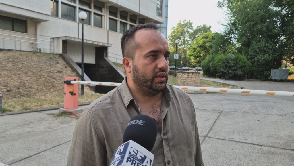FOTO VIDEO Ce spun avocații din dosarul „Fabrica de Moșteniri” în care este vizat executorul Deacu Vasile 8 FOTO VIDEO Ce spun avocații din dosarul „Fabrica de Moșteniri” în care este vizat executorul Deacu Vasile 1817ff1b dc8b 46e0 a909 00bfc7eca01a