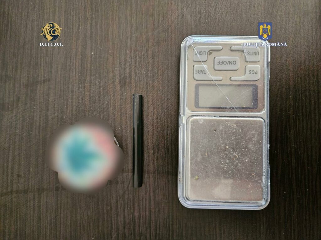 FOTO VIDEO Nouă persoane din Constanța au fost reținute pentru trafic de substanțe interzise/ Droguri ascunse în aerul condiționat 3 FOTO VIDEO Nouă persoane din Constanța au fost reținute pentru trafic de substanțe interzise/ Droguri ascunse în aerul condiționat 1f4cf246 ee50 426e b835 387b8f99ebda