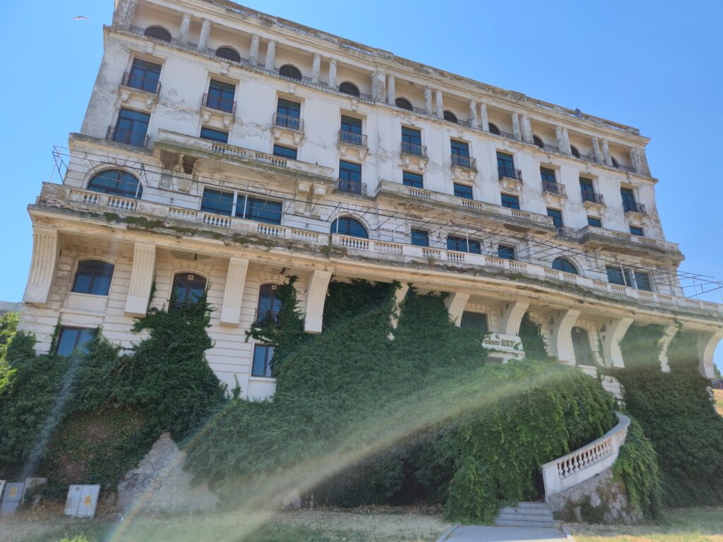 FOTO VIDEO Lucrările de reabilitare ale Hotelului Palace încă nu au început/ Bijuteria culturală va renaște cu un credit de 35 de milioane de lei 7 FOTO VIDEO Lucrările de reabilitare ale Hotelului Palace încă nu au început/ Bijuteria culturală va renaște cu un credit de 35 de milioane de lei 3613dd1b 5e78 49e0 9f10 4af6dc623f96