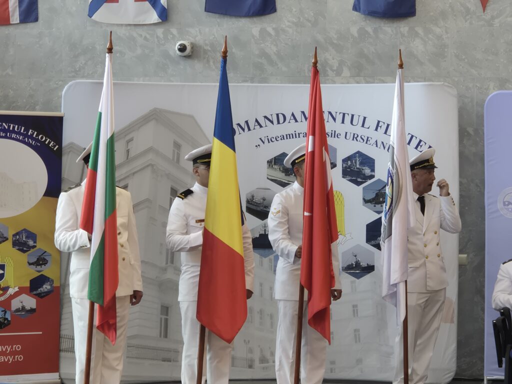 FOTO VIDEO Ministrul Apărării, prezent la preluarea de către România a comenzii Grupului operativ pentru combaterea minelor marine din Marea Neagră 10 FOTO VIDEO Ministrul Apărării, prezent la preluarea de către România a comenzii Grupului operativ pentru combaterea minelor marine din Marea Neagră 43ec5aa9 c2a1 444e 8e21 0a01a9b38e48