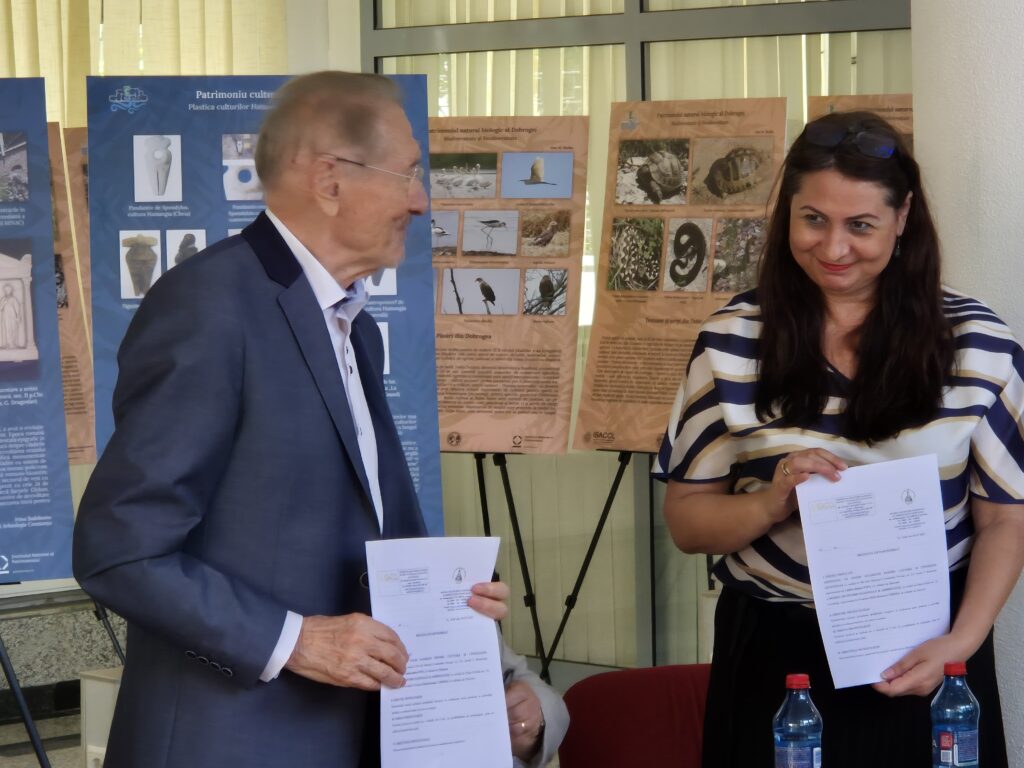FOTO VIDEO Emil Constantinescu participă la vernisajul dedicat patrimoniului natural și cultural al Dobrogei, la Constanța 20 FOTO VIDEO Emil Constantinescu participă la vernisajul dedicat patrimoniului natural și cultural al Dobrogei, la Constanța 4e0030ca 9ad4 460c a24b 3164f24c6929