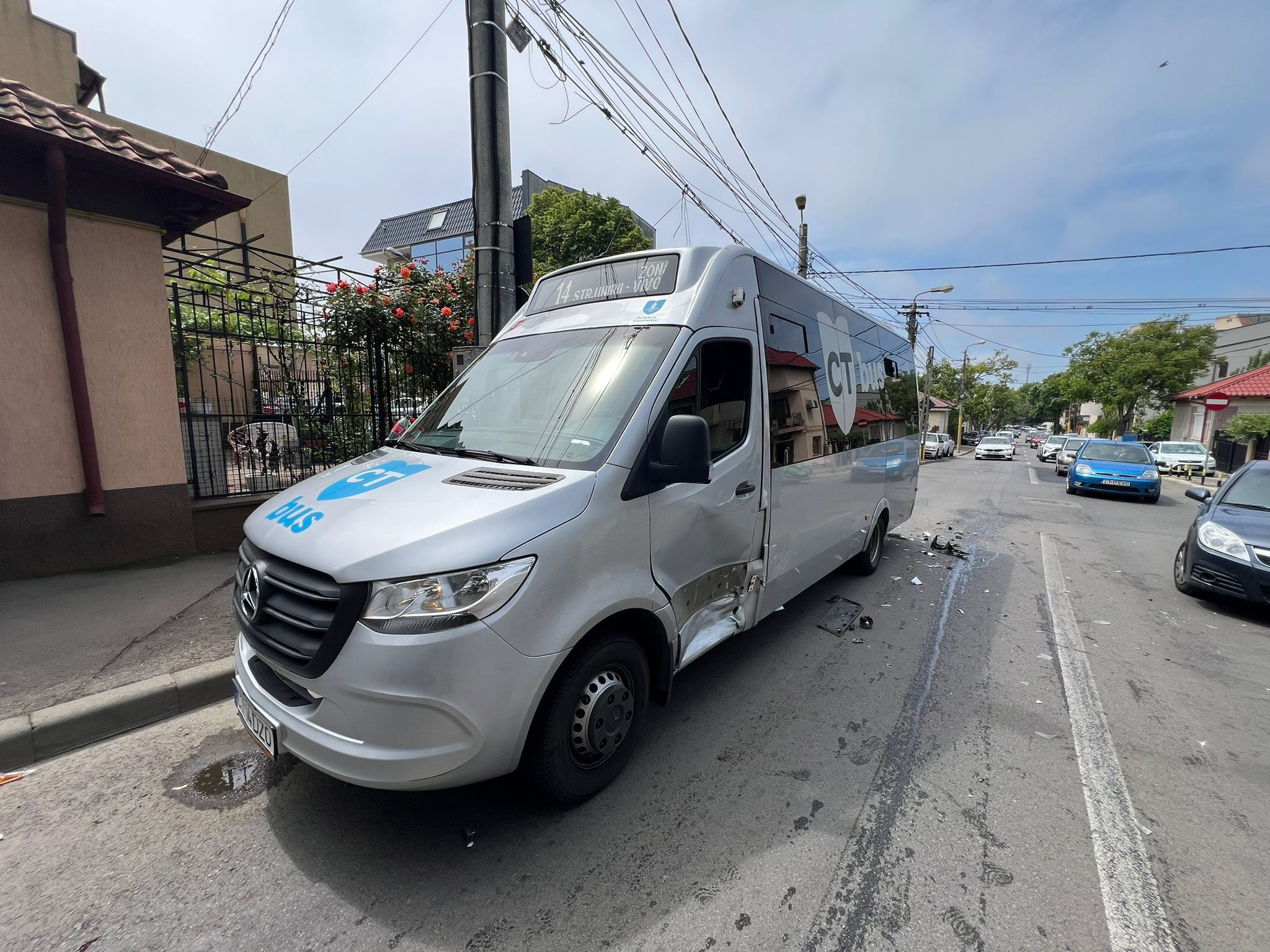 O motocicletă și un microbuz CT Bus s-au lovit, în Constanța. O victimă a ajuns la spital 500784427 1121349803345319 5558515155183018809 n