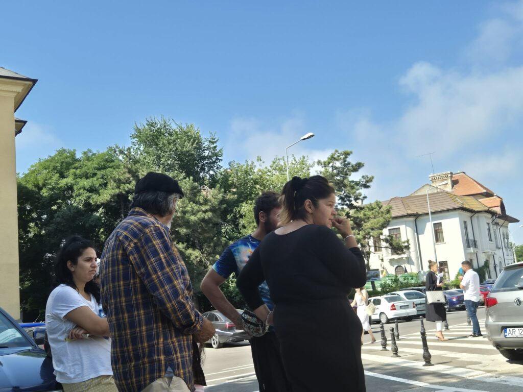 FOTO VIDEO Sprijinul familiei pentru Mogoșu/ Rudele au venit să-l susțină la Tribunal: Numai În TikTokuri stătea… UPDATE 517360765 2172901159802466 6967131738482362063 n