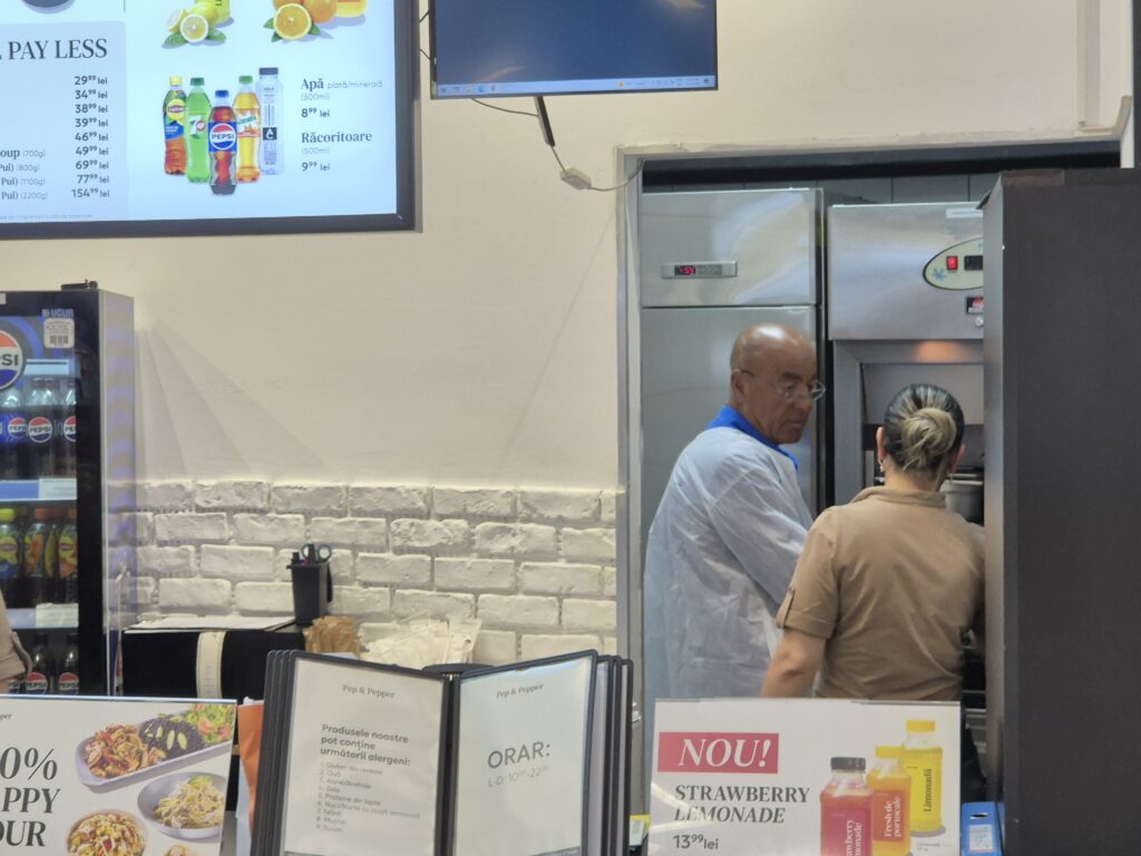 EXCLUSIV FOTO VIDEO/ Control DSVSA în City Park Mall! Mai multe restaurante, ÎNCHISE/ UPDATE 4 EXCLUSIV FOTO VIDEO/ Control DSVSA în City Park Mall! Mai multe restaurante, ÎNCHISE/ UPDATE 5411108d f2b5 4a20 b2b4 08877cf6be87