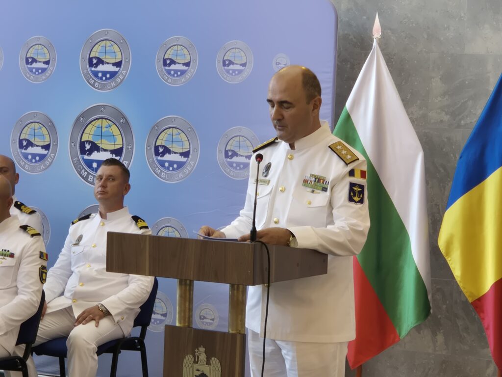 FOTO VIDEO Ministrul Apărării, prezent la preluarea de către România a comenzii Grupului operativ pentru combaterea minelor marine din Marea Neagră 13 FOTO VIDEO Ministrul Apărării, prezent la preluarea de către România a comenzii Grupului operativ pentru combaterea minelor marine din Marea Neagră 560704c8 5874 4322 b31c 0c6a023d20d7