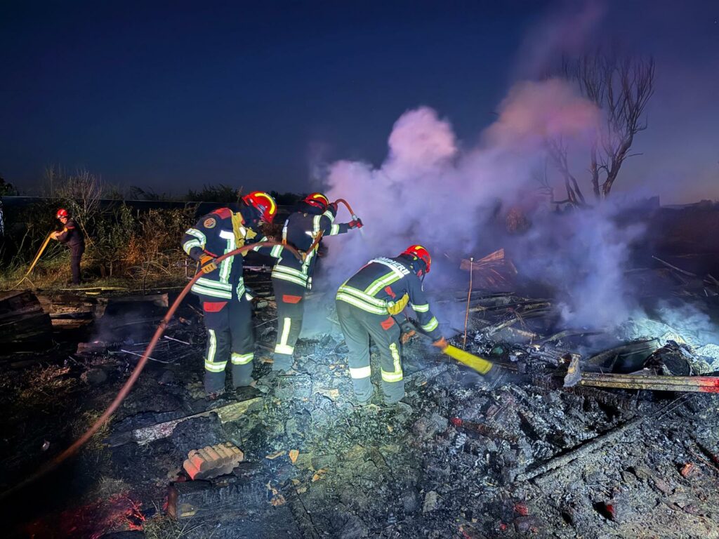 FOTO VIDEO O nouă intervenție a pompierilor români în sprijinul autorităților franceze 2 FOTO VIDEO O nouă intervenție a pompierilor români în sprijinul autorităților franceze 5e68885d 4d03 4380 b6ae 780e691176ea